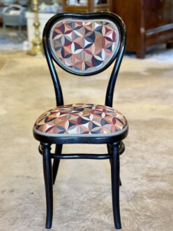 antike möbel - hier ein original thonet stuhl